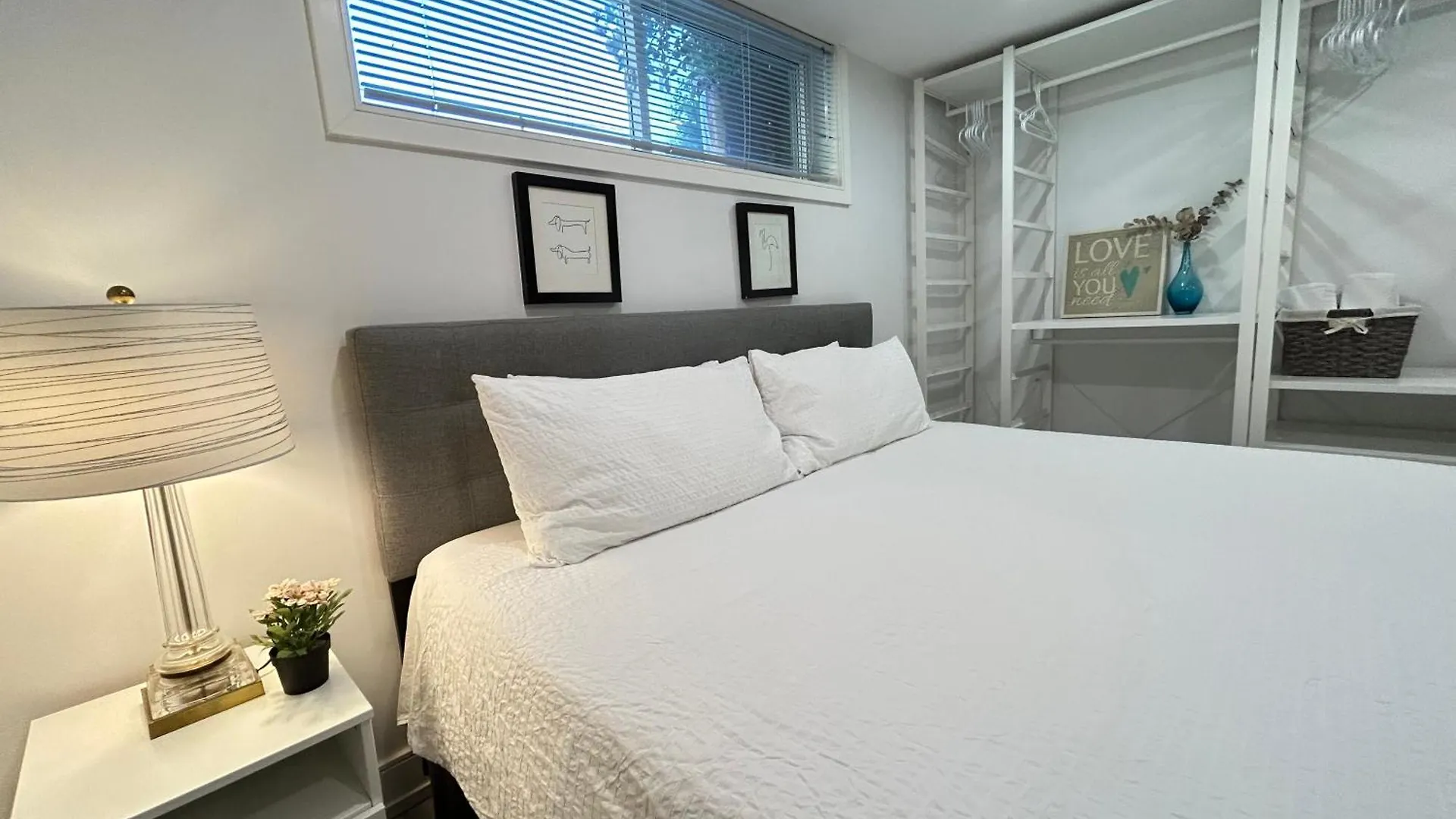 Modern Lux Family Rooms - Kingbed - Near Sheppard W Station Toronto Canada