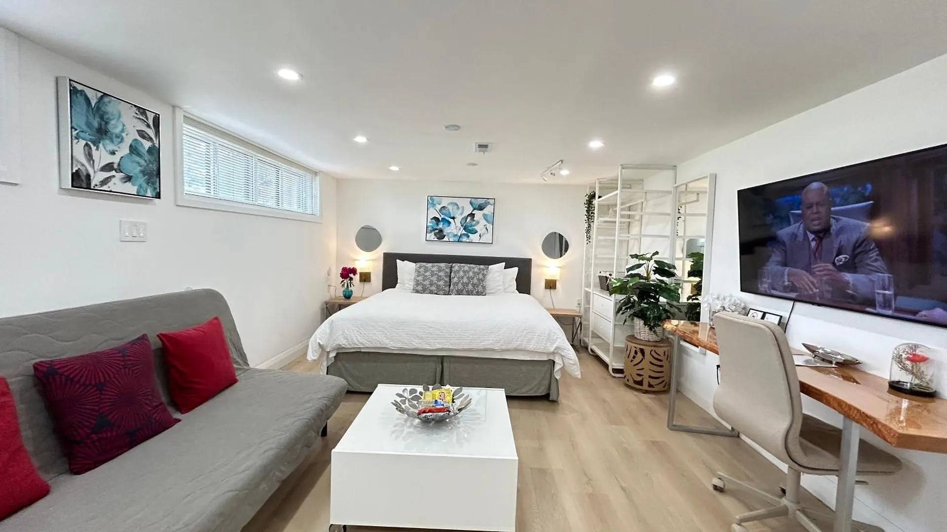 Homestay Modern Lux Family Rooms - Kingbed - Near Sheppard W Station Toronto