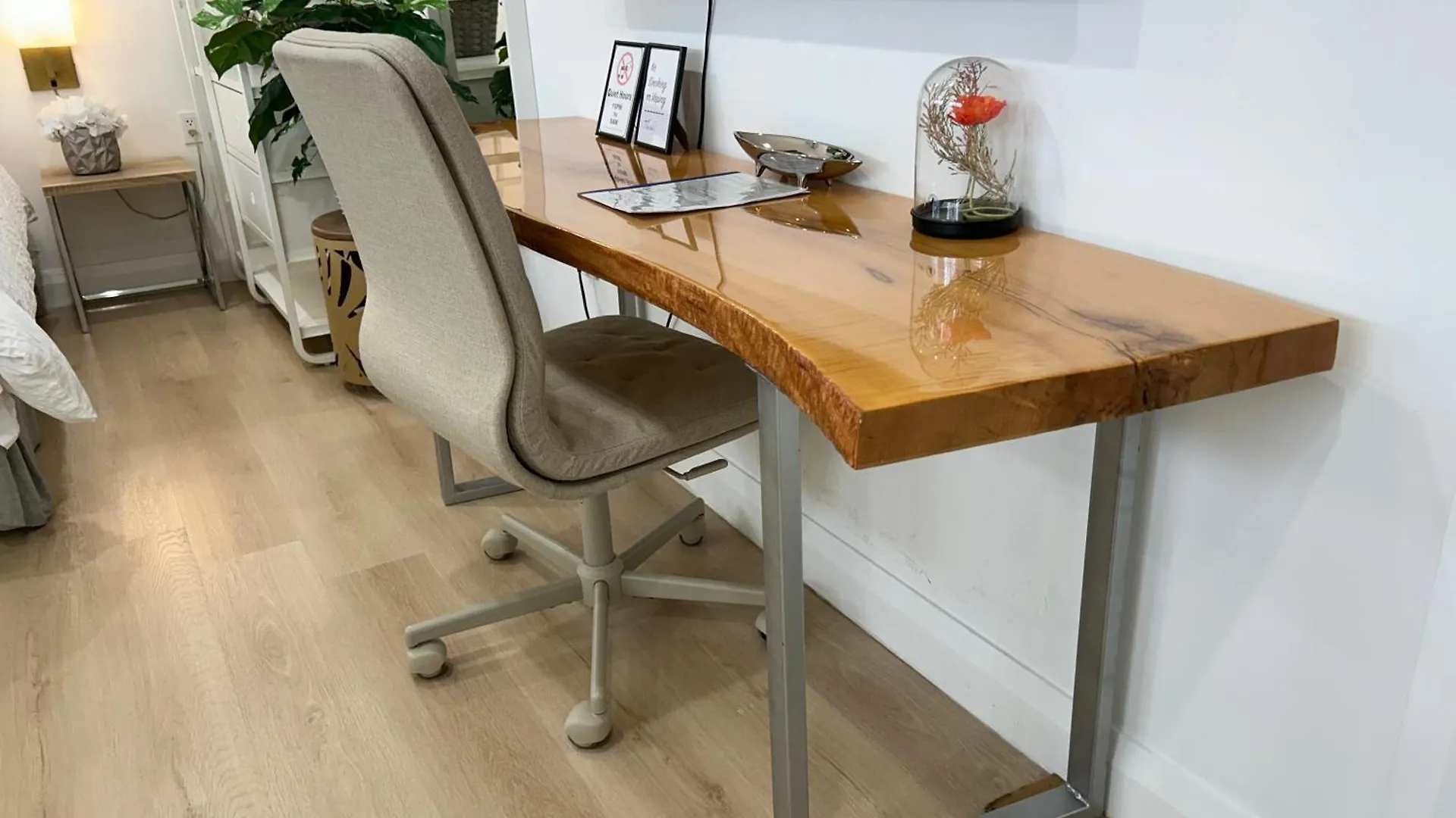 Homestay Modern Lux Family Rooms - Kingbed - Near Sheppard W Station Toronto Canada