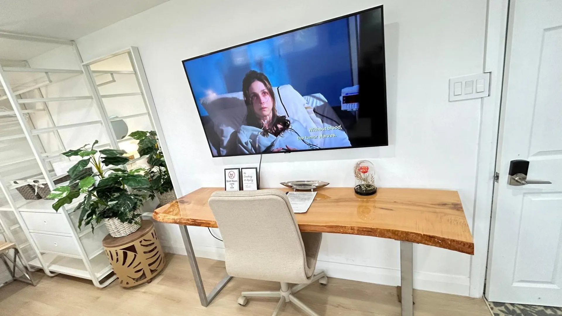 Modern Lux Family Rooms - Kingbed - Near Sheppard W Station Toronto 0*,