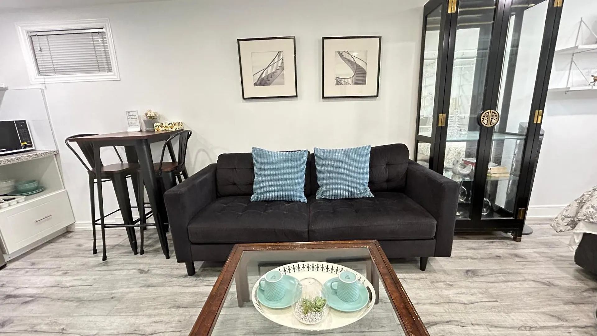 Homestay Modern Lux Family Rooms - Kingbed - Near Sheppard W Station Toronto