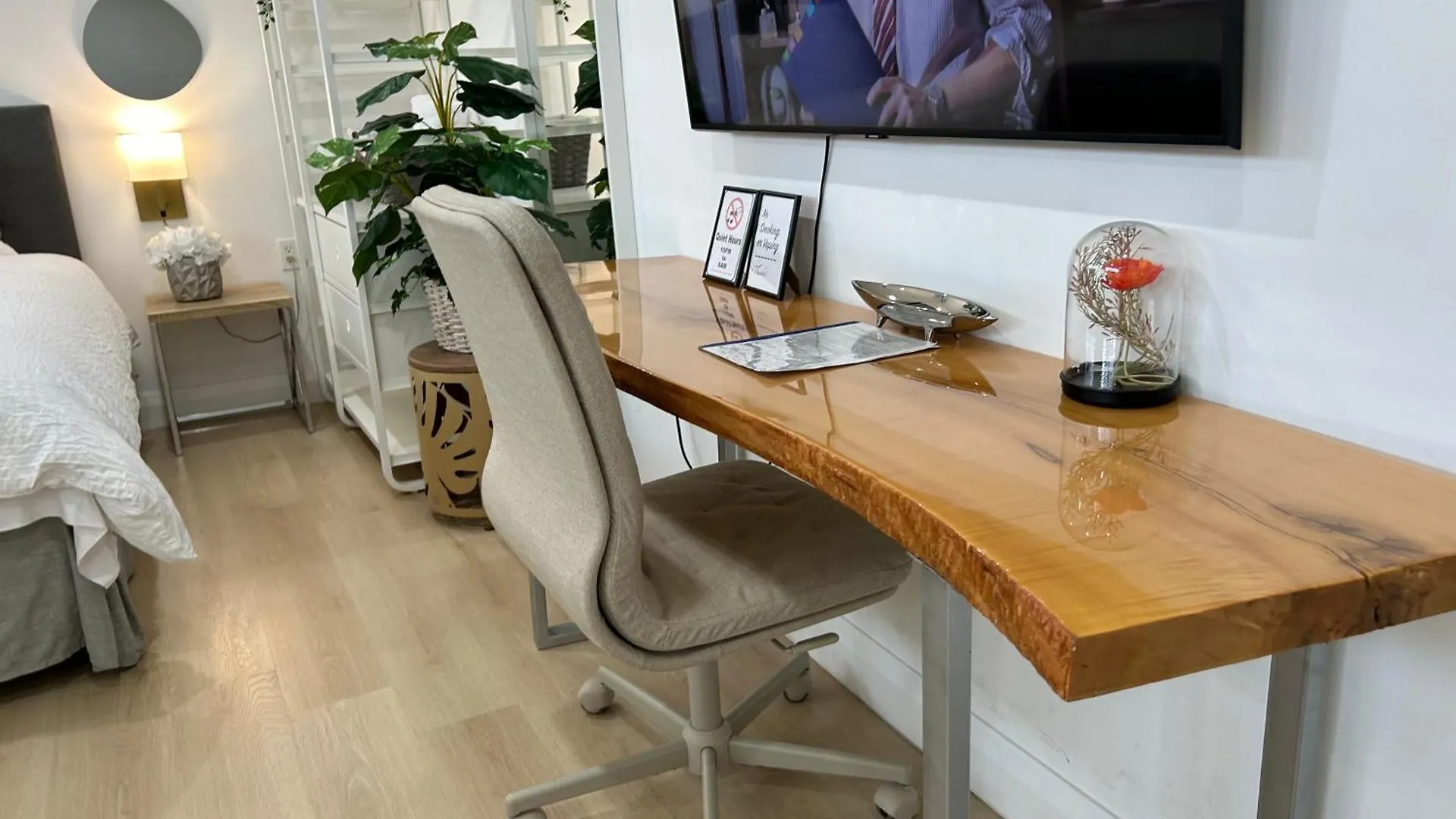 Homestay Modern Lux Family Rooms - Kingbed - Near Sheppard W Station Toronto Canada