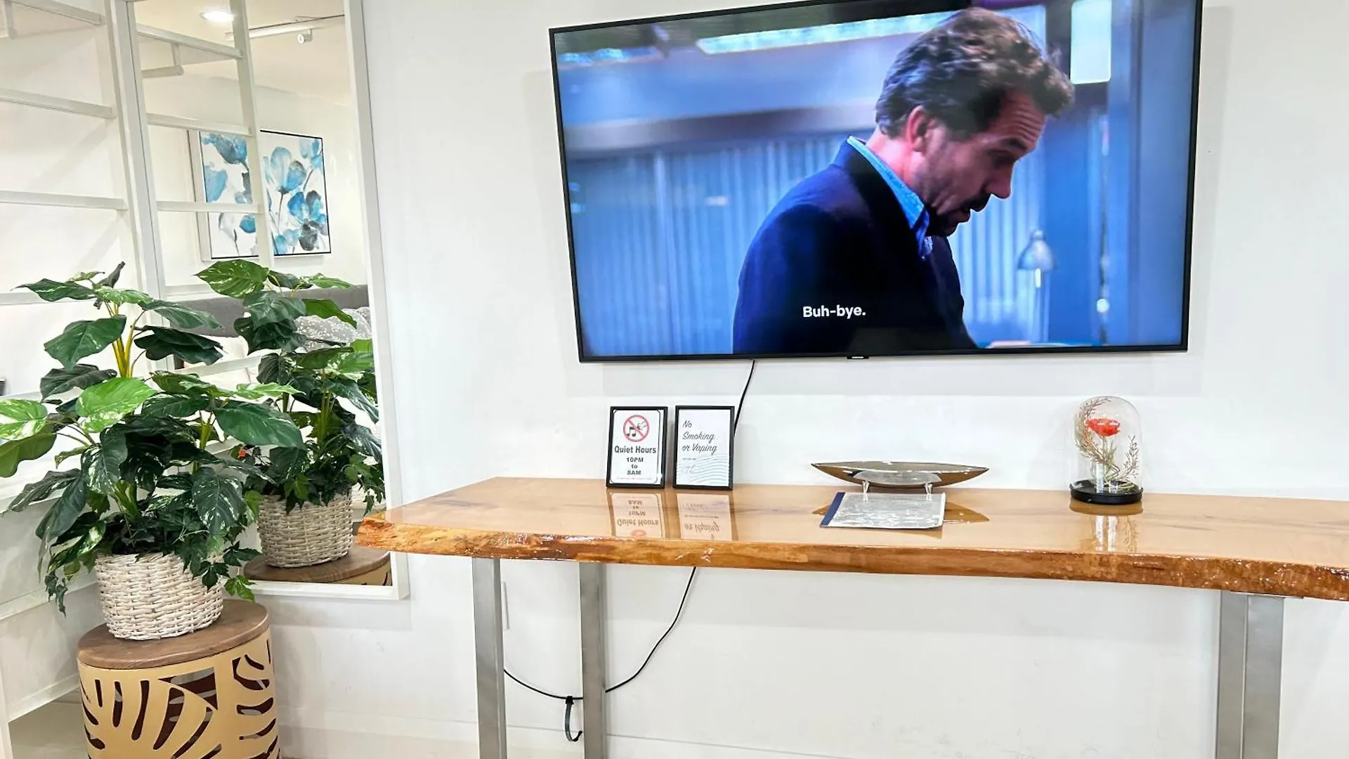 Homestay Modern Lux Family Rooms - Kingbed - Near Sheppard W Station Toronto